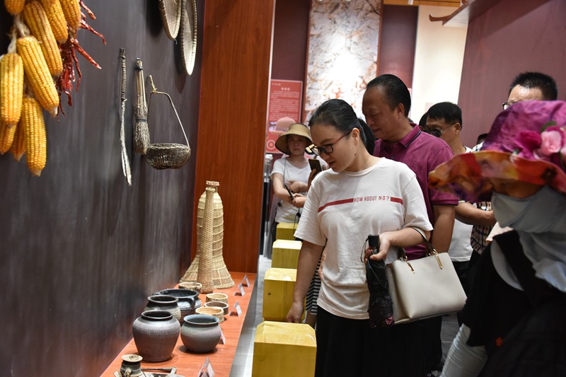 ���^�Խ�Ļ�չ��ꐹ�÷�z