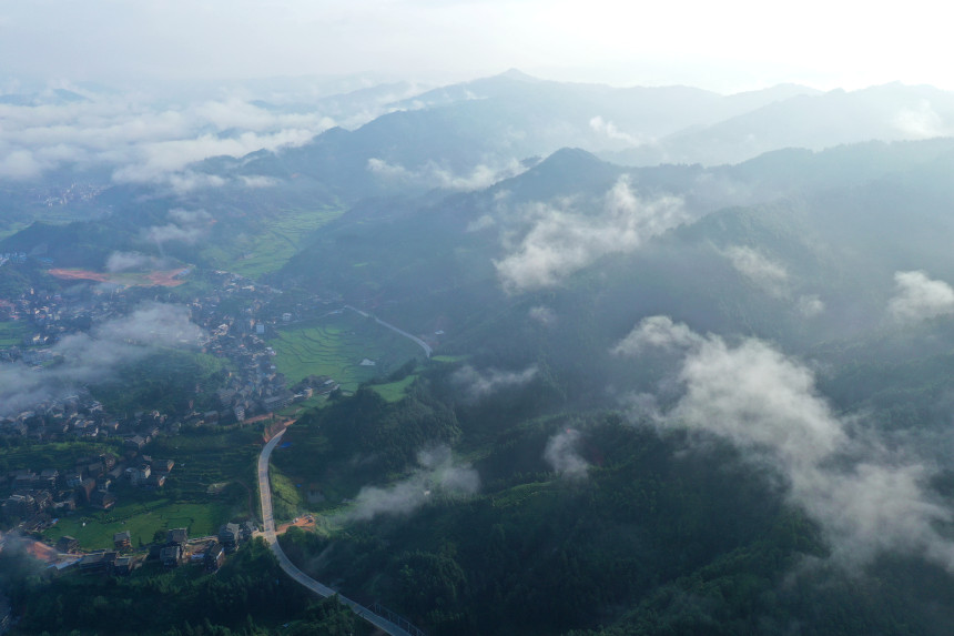 ��ɽ�����Ķ�����䡣�L�|�Ҕz