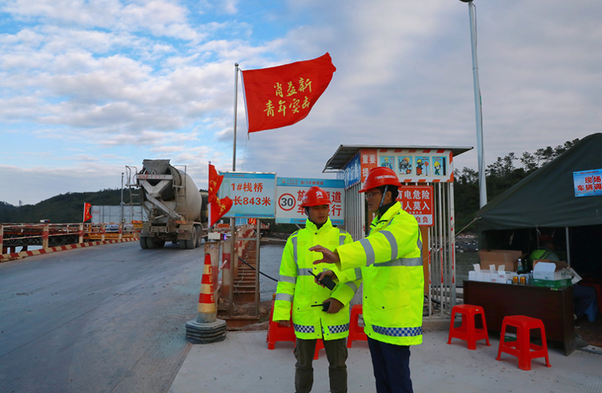 ���a(ch��n)�{(di��o)�������T(m��n)����(xi��ng)Ŀ�����D