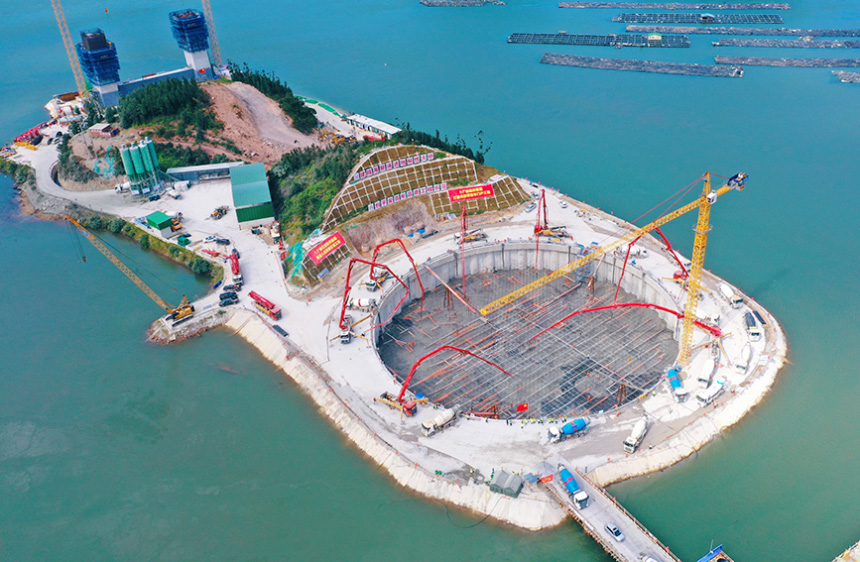 白天施工現(xiàn)場(chǎng)。龍門大橋項(xiàng)目方供圖