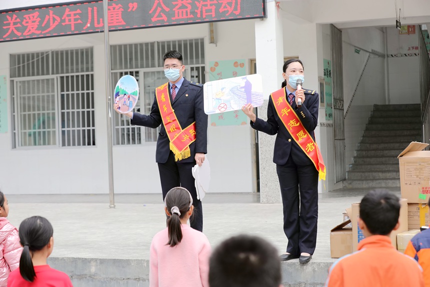 �ό����\(y��n)������־Ը���v���F·��ȫ֪�R(sh��)���w���z