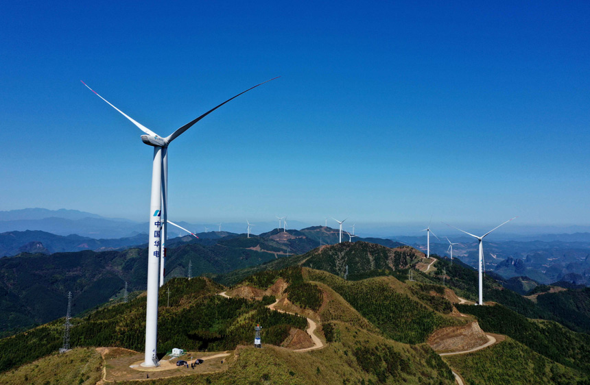 白云嶺拍攝的風(fēng)力發(fā)電場。