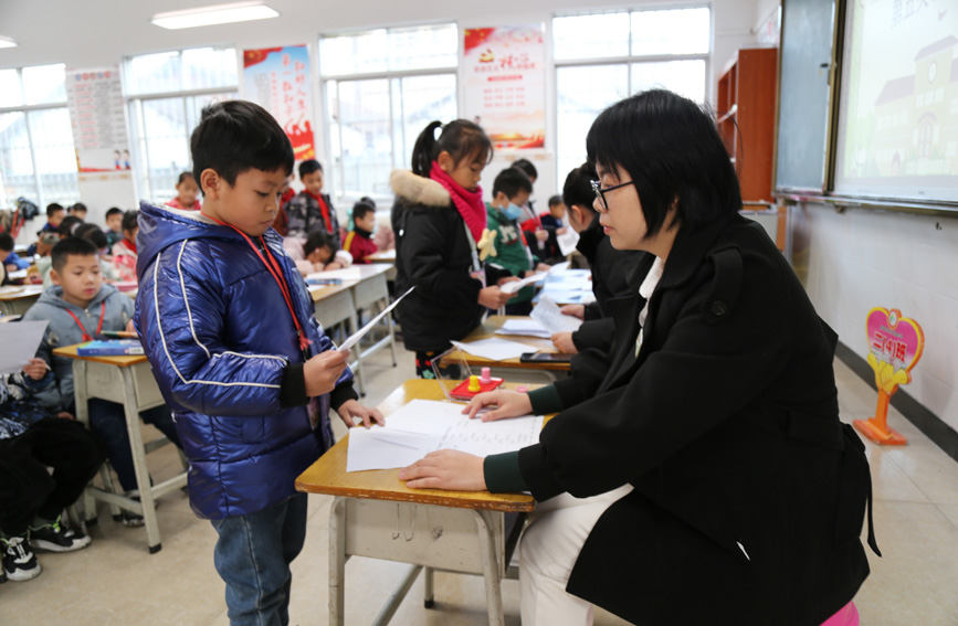 �F�����_�_���С�W(xu��)���꼉�W(xu��)�������M����ĩ����ԇ���J�P(gu��n)����˼�z