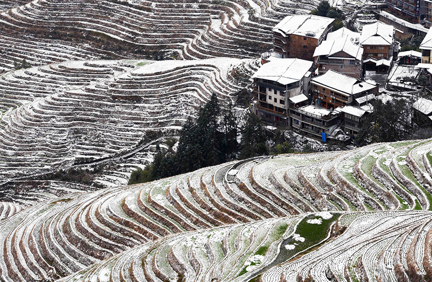 2��23�գ��V�����ٸ������οh��������ѩ���еĵ��_����