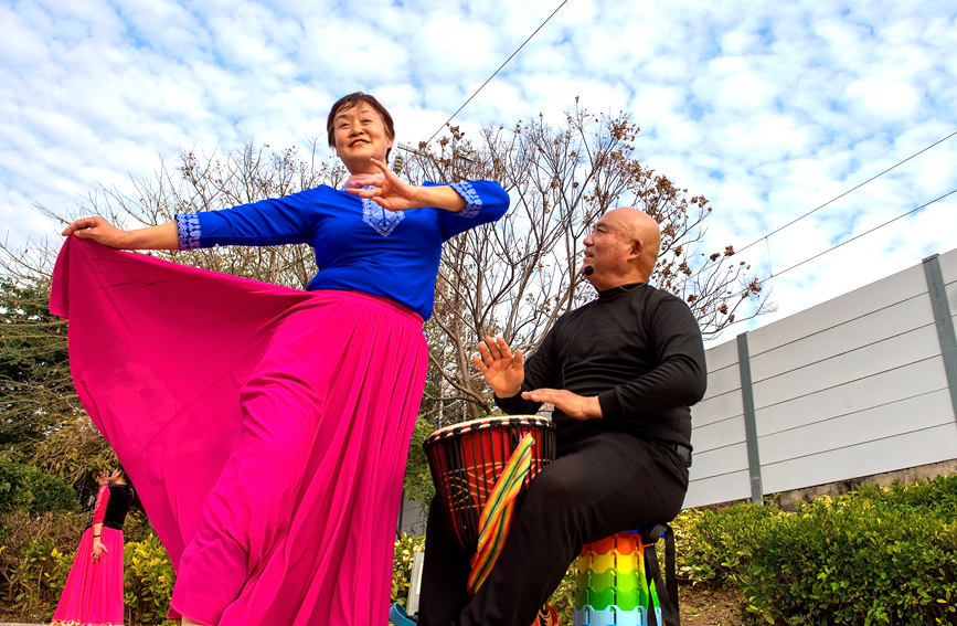 �����B���ˡ�����һ���d���d������B�s�z