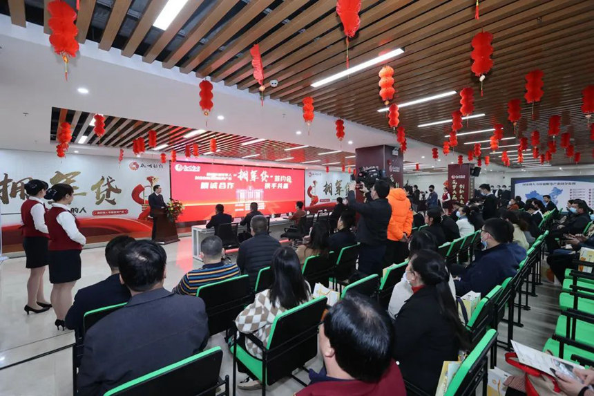 ��ӬF(xi��n)���������y�й��D