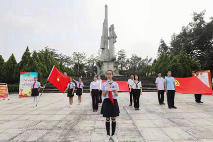 武鳴區(qū)：守牢初心賡續(xù)紅色血脈作為南寧市面積最大的城區(qū)，武鳴也是個(gè)革命老區(qū)，擁有豐富的紅色文化資源。去年以來(lái)，武鳴區(qū)凝聚共識(shí)，加大對(duì)紅色文化的保護(hù)和挖掘力度，讓紅色資源成為強(qiáng)大的育人力量。同時(shí)還將紅色資源與紅色旅游、鄉(xiāng)村振興結(jié)合，致力發(fā)揮紅色資源的社會(huì)經(jīng)濟(jì)效益?！驹敿?xì)】 