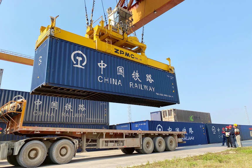 ���I(y��)�ˆT���ڱO(ji��n)�جF(xi��n)��(ch��ng)�羳؛���M(j��n)��(ch��ng)���b���I(y��)����һ���z