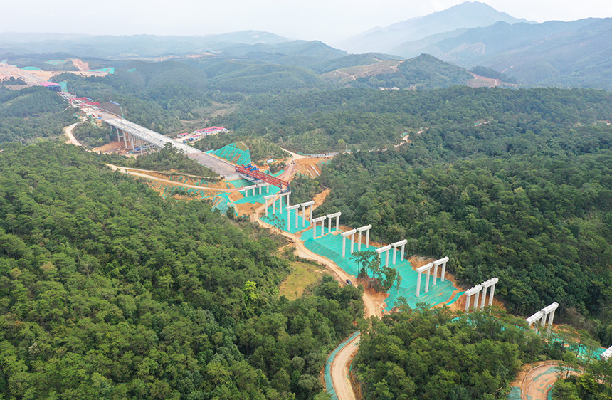 �����Ϸ�����ʩ���F(xi��n)��(ch��ng)��