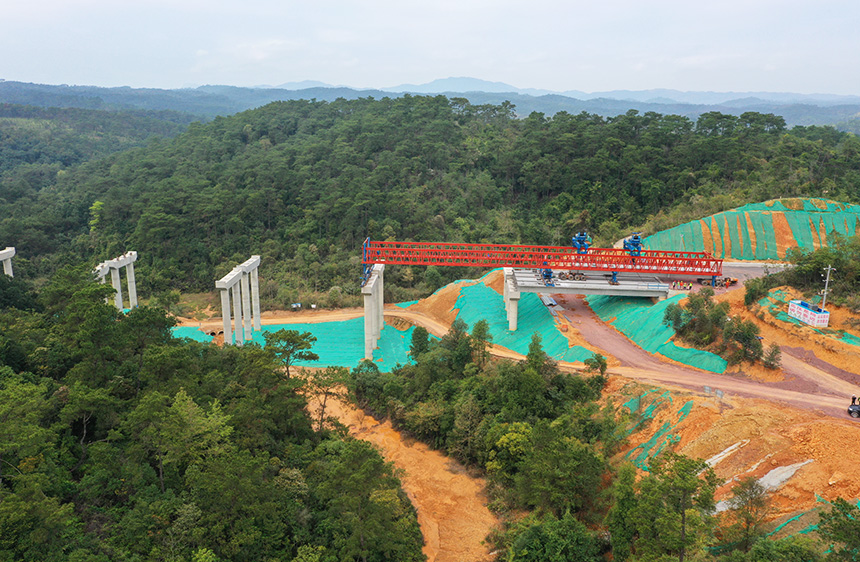 航拍寺交大橋施工現場。