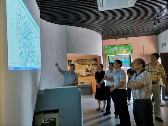 南寧市白蟻防治所被命名為南寧市科普教育基地南寧市是白蟻危害重災(zāi)區(qū)，每年發(fā)生白蟻危害案例多達2000余起，但是白蟻危害是可防可控的。市白蟻所始終把白蟻防治科普作為白蟻防治工作的重要組成部分，并積極拓展和豐富科普素材?！驹敿?xì)】 