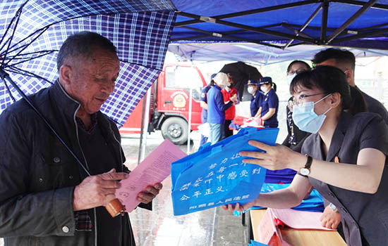 ���ѷ�ͥ�����ˆT��Ⱥ���v������ӆ�ġ����L�����l���������z