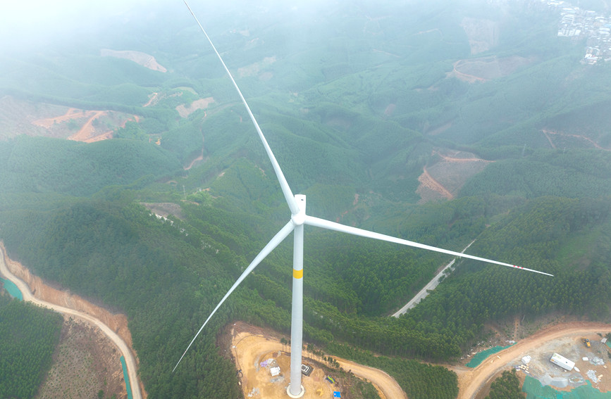 華潤(rùn)電力田東江北100兆瓦風(fēng)電場(chǎng)項(xiàng)目。周金鵬攝