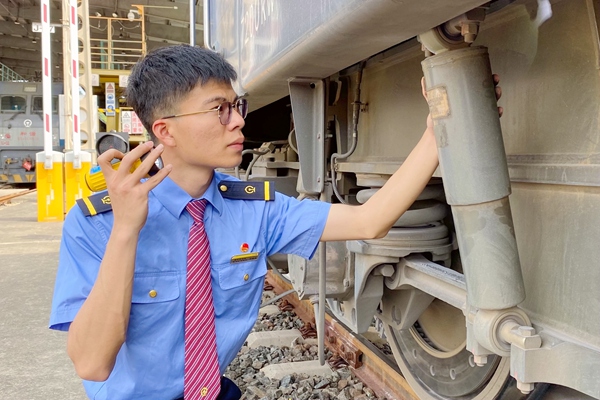 �D�����������ڙz��C܇���в����ڸ����z