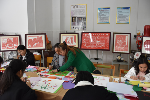 ����������������_�A�嵽У���n���ӳ،W(xu��)Ժ���D