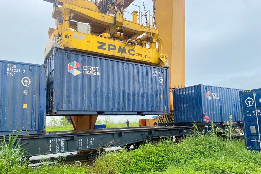 �ό����H�F·���T�����ڌ��b�M���ǵļ��b����b�ϻ�܇����һ���z