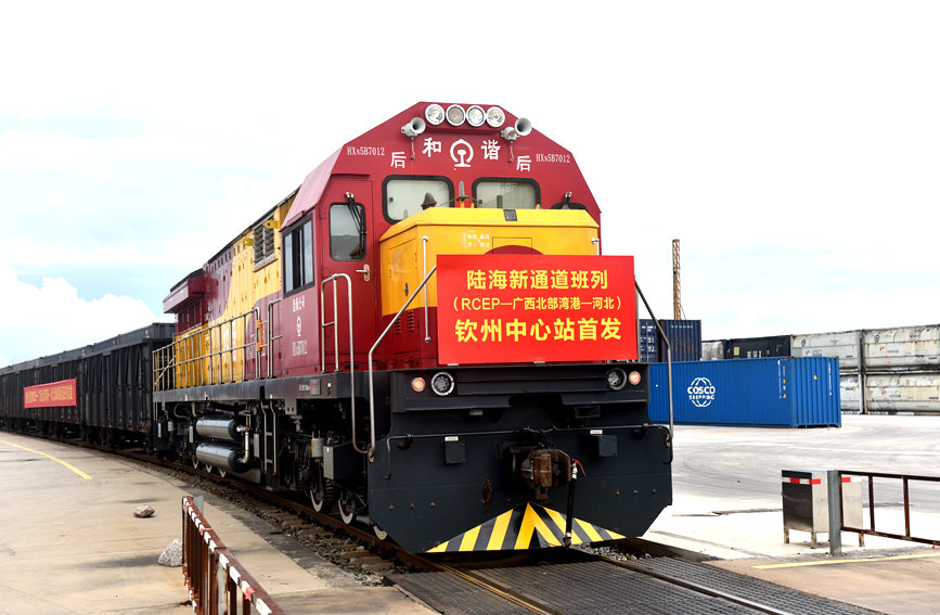 發(fā)車儀式現(xiàn)場。賴杰昌攝