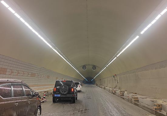 六賓高速一角。劉錢豐攝