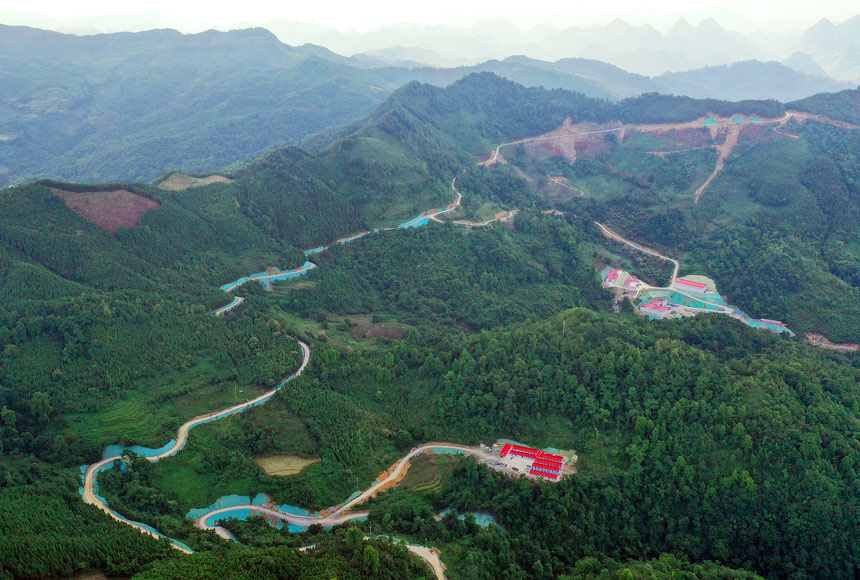 樂(lè)業(yè)至望謨高速公路項(xiàng)目修建施工便道。廣西交通投資集團(tuán)供圖