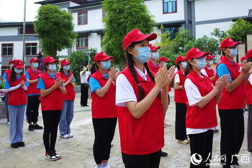 “西部計劃”志愿者代表。人民網(wǎng) 覃心攝