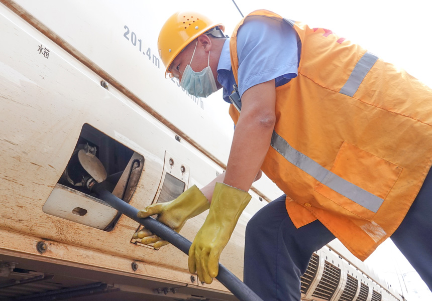 上水員為?？康牧熊嚰铀? ><div   id=