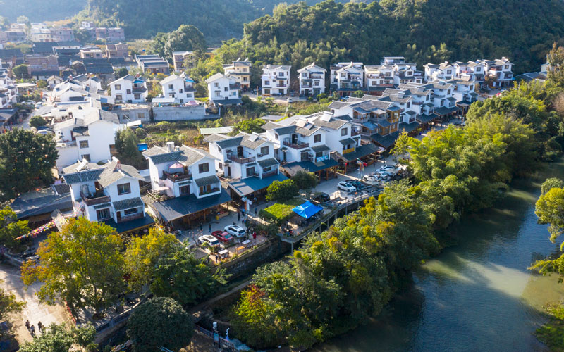 積極支持桂林恭城瑤族自治縣旅游產(chǎn)業(yè)發(fā)展。