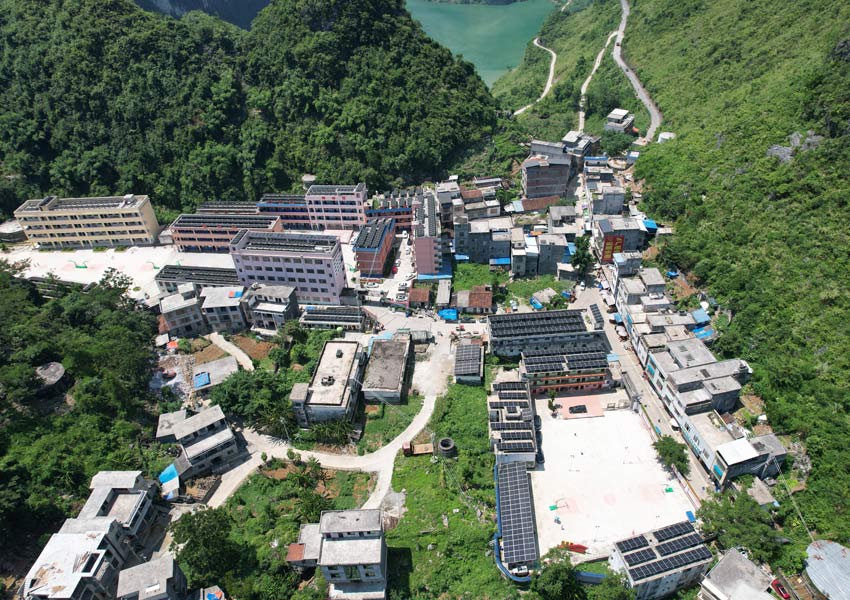 屋頂光伏發(fā)電項目。大化縣融媒體中心供圖