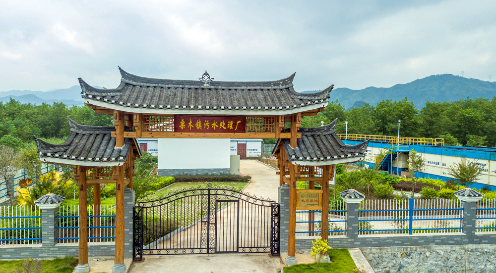 國宏集團(tuán)：做好鄉(xiāng)村振興服務(wù)員，激發(fā)鄉(xiāng)村振興新動(dòng)能國宏集團(tuán)加強(qiáng)組織領(lǐng)導(dǎo)，堅(jiān)決保持態(tài)勢(shì)、強(qiáng)化責(zé)任，深入開展基礎(chǔ)設(shè)施幫扶、產(chǎn)業(yè)幫扶、教育幫扶、消費(fèi)幫扶，做好鄉(xiāng)村振興政策、責(zé)任、工作落實(shí)，扎實(shí)推進(jìn)鄉(xiāng)村振興工作。