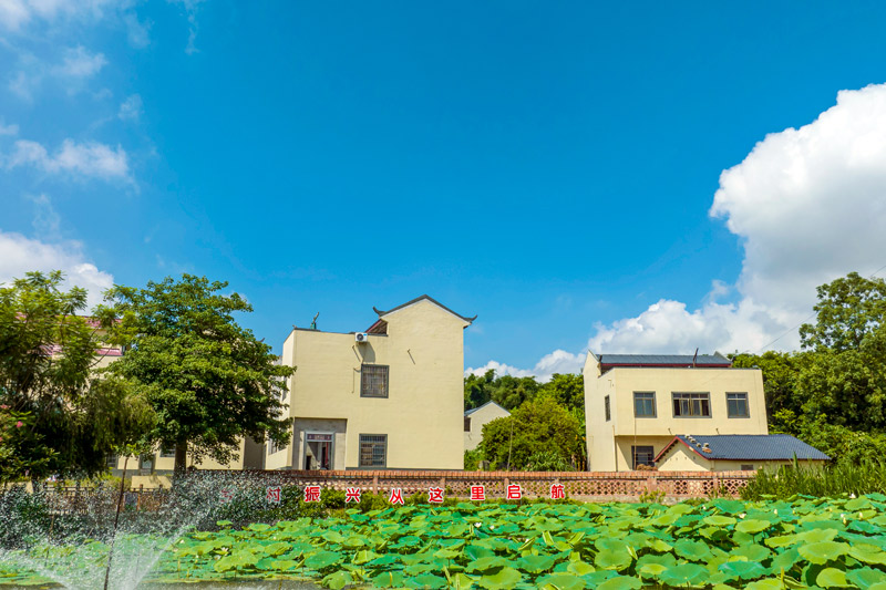 曹良村曹村屯風(fēng)貌。