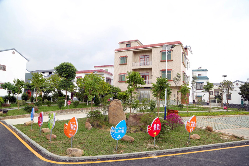 姚山村小公園。