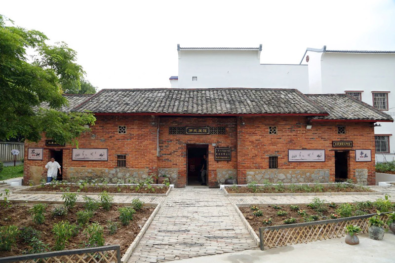 姚山村林村屯村史館。