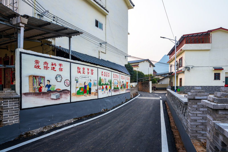 鄉(xiāng)村道路。