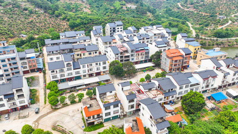 四平村容村貌。