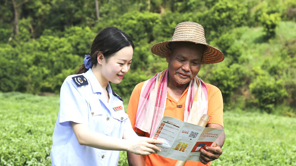 守住青山變“金山”為扶持企業(yè)發(fā)展，助力鄉(xiāng)村振興，梧州高新區(qū)稅務(wù)局積極發(fā)揮稅收職能作用。