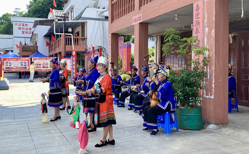 傳統(tǒng)木偶戲展示。何善權(quán)攝