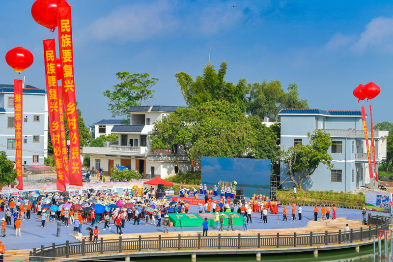 2021年，廣西慶?！爸袊r(nóng)民豐收節(jié)”主場活動在石連村沖口屯舉辦。