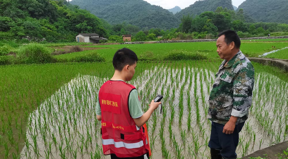 柳南區(qū)應(yīng)急管理局：持續(xù)做好駐村幫扶工作 為鄉(xiāng)村振興賦能為切實做好鞏固拓展脫貧攻堅成果同鄉(xiāng)村振興有效銜接切，柳州市柳南區(qū)應(yīng)急管理局持續(xù)做好駐村幫扶工作。