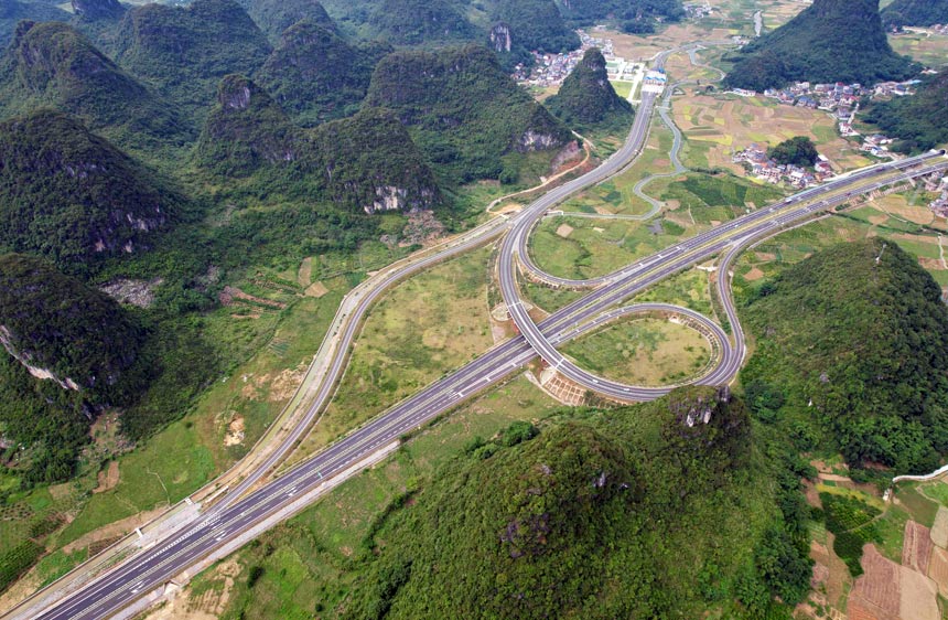 鄉(xiāng)村振興，交通先行。