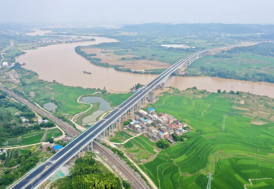 六屋郁江特大橋1