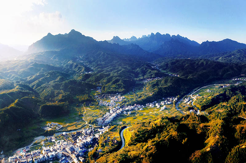 平南縣北帝山森林生態(tài)文化旅游核心示范區(qū)。張慶杰攝