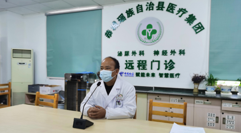 推進(jìn)縣鄉(xiāng)醫(yī)共體建設(shè) 助力鄉(xiāng)村振興近年來，恭城瑤族自治縣醫(yī)療集團(tuán)總院（恭城瑤族自治縣人民醫(yī)院）持續(xù)推進(jìn)縣域醫(yī)共體建設(shè)，優(yōu)化鄉(xiāng)鎮(zhèn)衛(wèi)生院醫(yī)療環(huán)境，提升鄉(xiāng)鎮(zhèn)衛(wèi)生院服務(wù)能力，讓農(nóng)村百姓真正實現(xiàn)“小病不出鄉(xiāng)”。