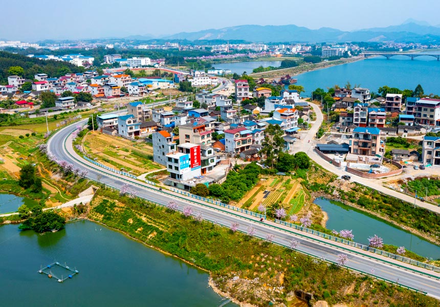 柳州市柳城美麗沿江路路段。郭志生攝