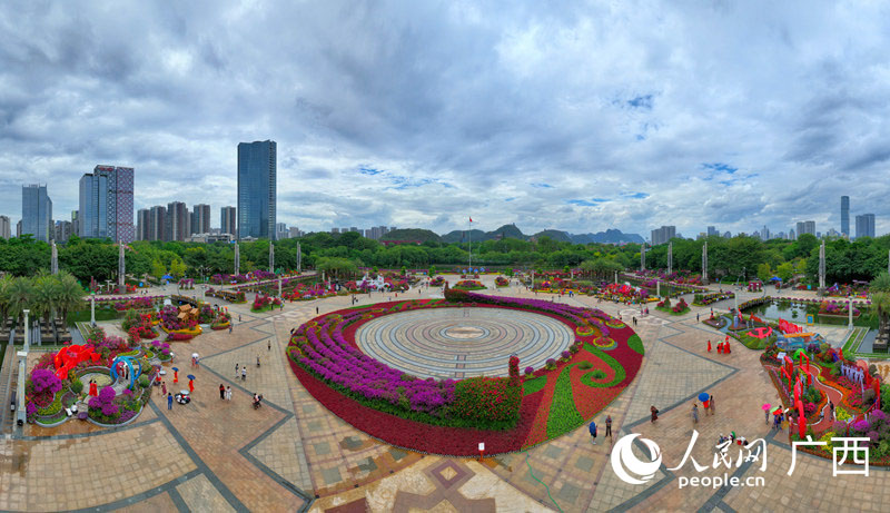 2022年柳州市“春花秋水 畫卷柳州”花卉展現(xiàn)場。人民網(wǎng) 付華周攝