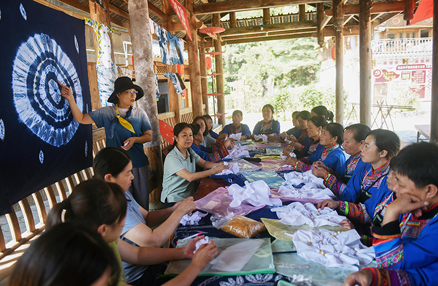 扎染授課。