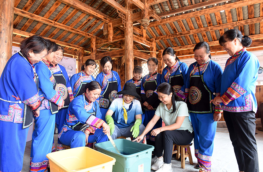 扎染培訓(xùn)。