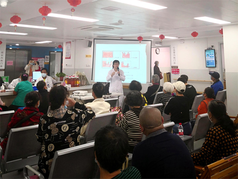 圖為義診活動(dòng)現(xiàn)場(chǎng)。周育舟攝