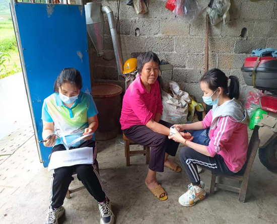 家庭醫(yī)生上面服務(wù)。