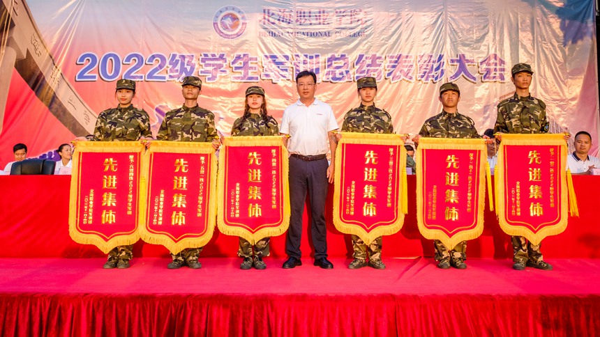 頒獎(jiǎng)現(xiàn)場(chǎng)。鐘雨云攝