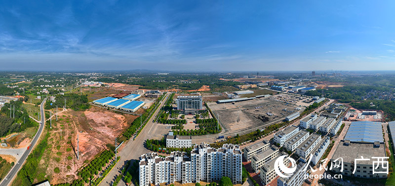 位于兩廣三市交匯處的玉林龍?zhí)懂a(chǎn)業(yè)園區(qū)。人民網(wǎng) 付華周攝
