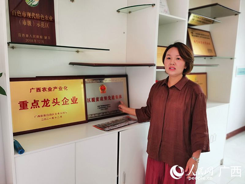 金桔利貢柑產(chǎn)業(yè)園種植能人鄧迎春。人民網(wǎng) 付華周攝